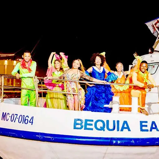 Fiesta familiar "Noche Blanca" por la bahía de Cartagena